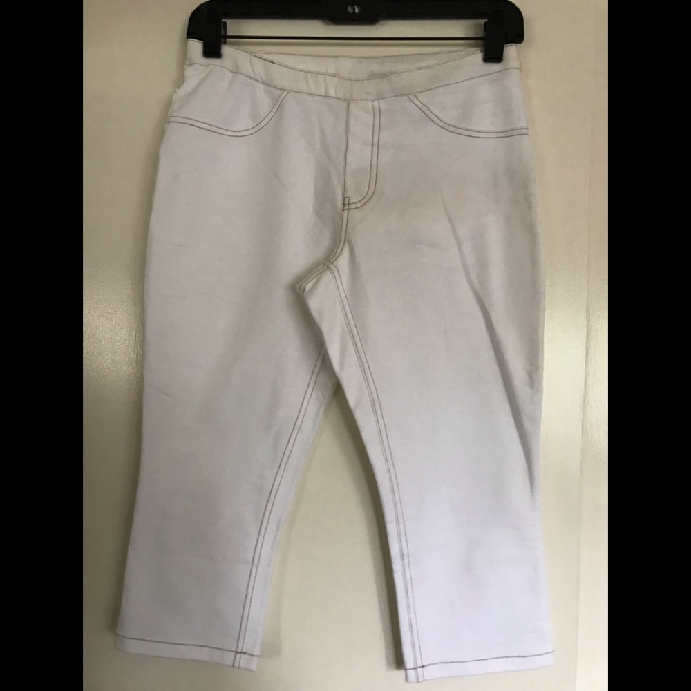 HUE Skinny crapped Jeans  , white , size M women’s NEW!